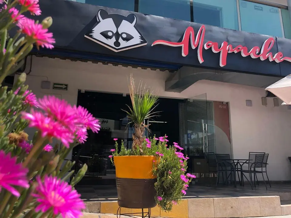 Fachada de Mapache Burger & Snacks
